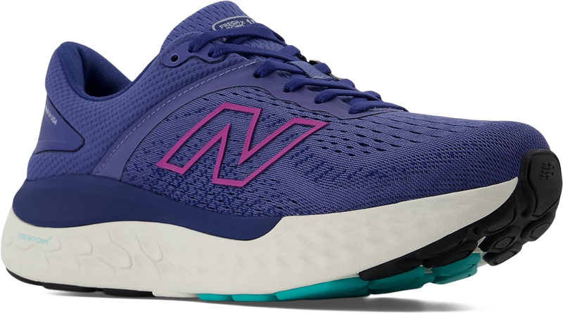 Quarter turn view Women's New Balance Footwear style name 1540 V4 Extra Wide in color Night Sky/ Moon Shadow. Sku: W1540NS4-4E