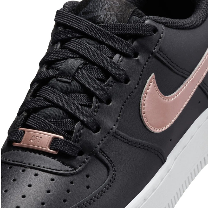 Grade School Air Force 1 SE Black/MTLC Red Bronze-White (HF5482 001)
