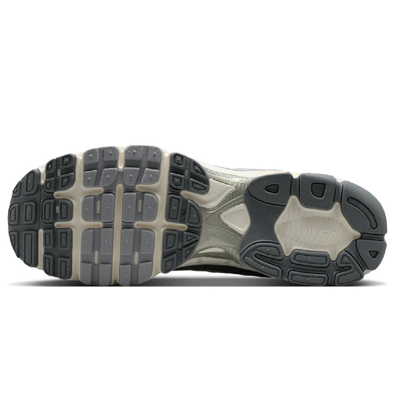 Men's Air Max Moto 2K Lt Smoke Grey/Sail-Cool Grey (IQ7592 077)