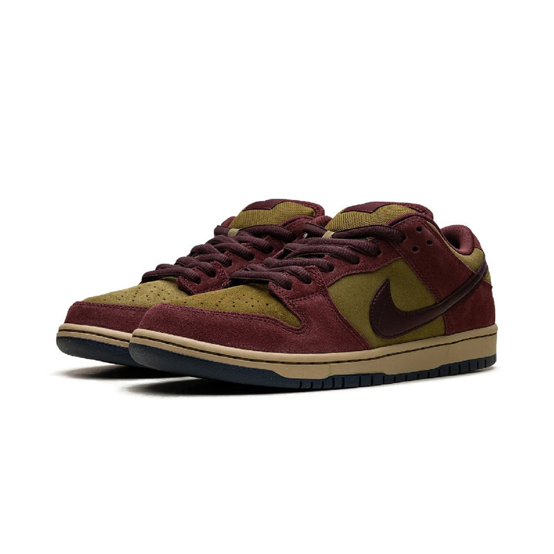 Men's SB Dunk Low Pro Dark Team Red/Burgundy Crush (HQ1625 600)