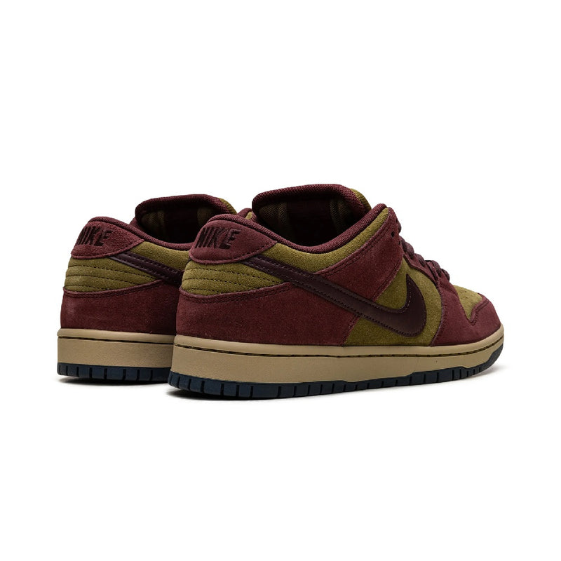 Men's SB Dunk Low Pro Dark Team Red/Burgundy Crush (HQ1625 600)