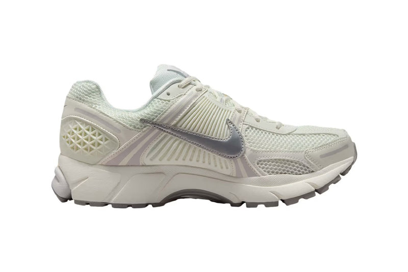 Men's Zoom Vomero 5 Sail/Metallic Silver-Vast Grey (FB9149 103)