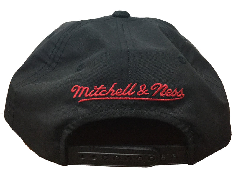 Mitchell & Ness Black NBA Atlanta Hawks Airbrush Snapback Hat - OSFA