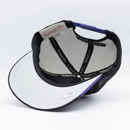 Mitchell & Ness Black NBA Toronto Raptors Hyper Trucker HWC Snapback - OSFA