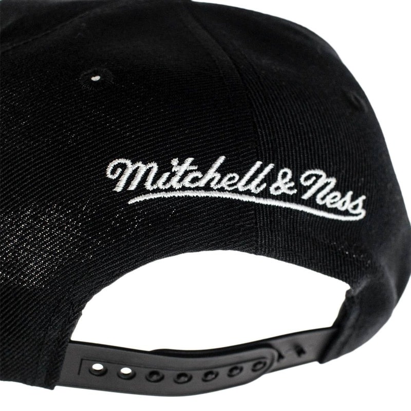 Mitchell & Ness Black NBA Toronto Raptors Team Ground 2.0 Snapback - OSFA