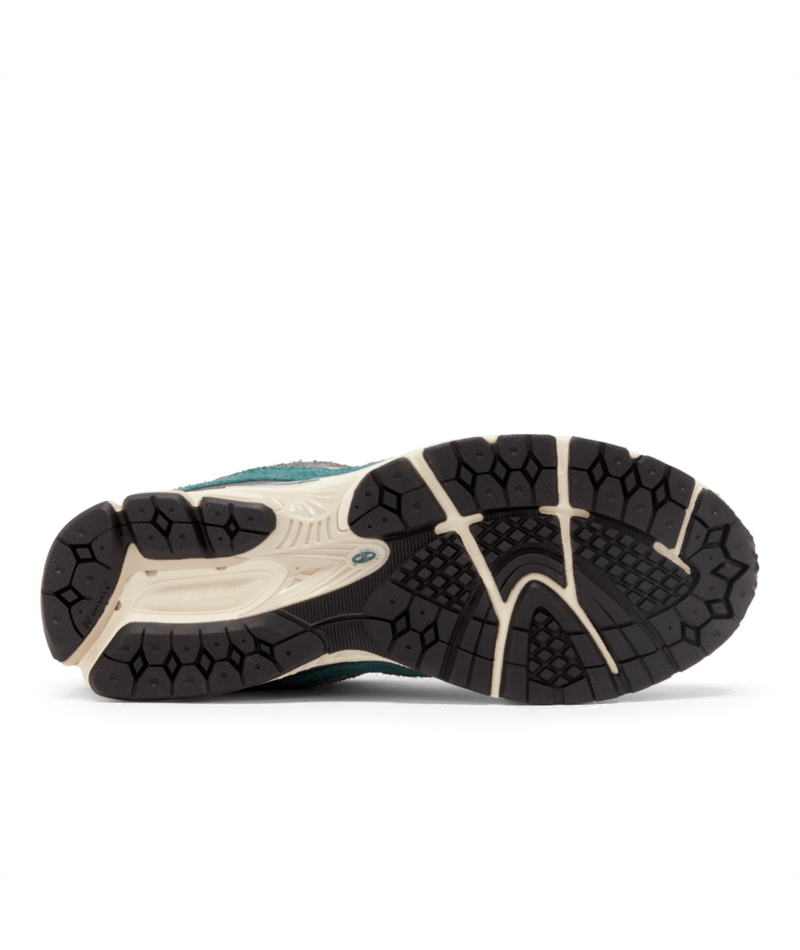 New Balance Footwear New Balance 2002R "New Spruce Magnet" - Men's