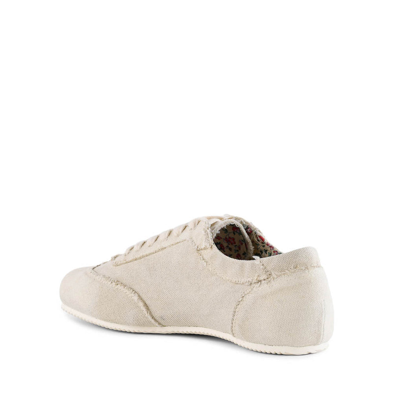 Winnie Sneaker