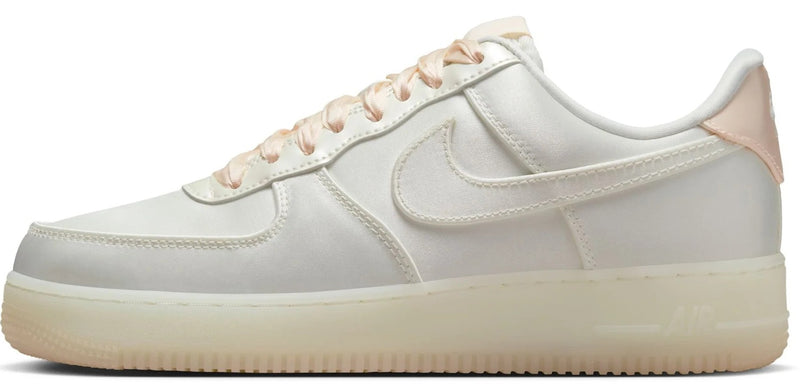 Women's Air Force 1 '07 LV8 Sail/Sail-Barely Orange (HQ3762 133)