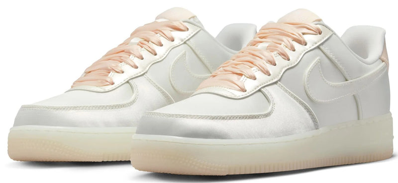 Women's Air Force 1 '07 LV8 Sail/Sail-Barely Orange (HQ3762 133)