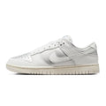 Women's Dunk Low Next Nature Mtlc Platinum/Summit White (IB7311 001)