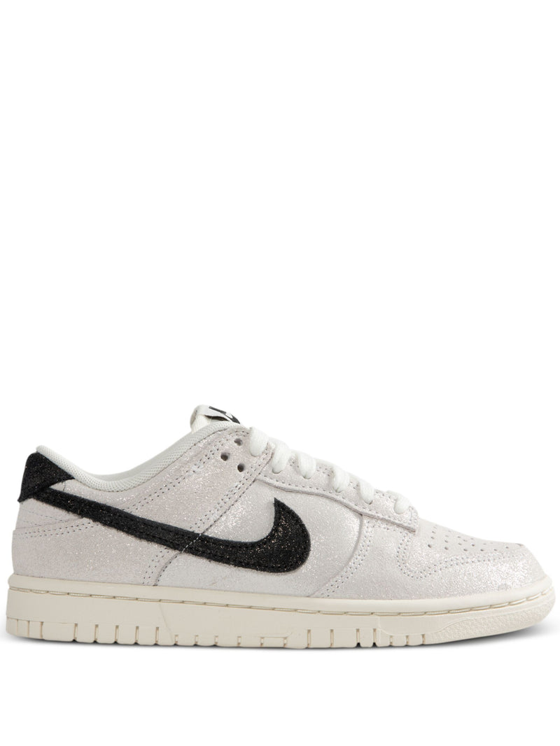 Women's Dunk Low SE White/Black-Team Red (HQ3502 100)