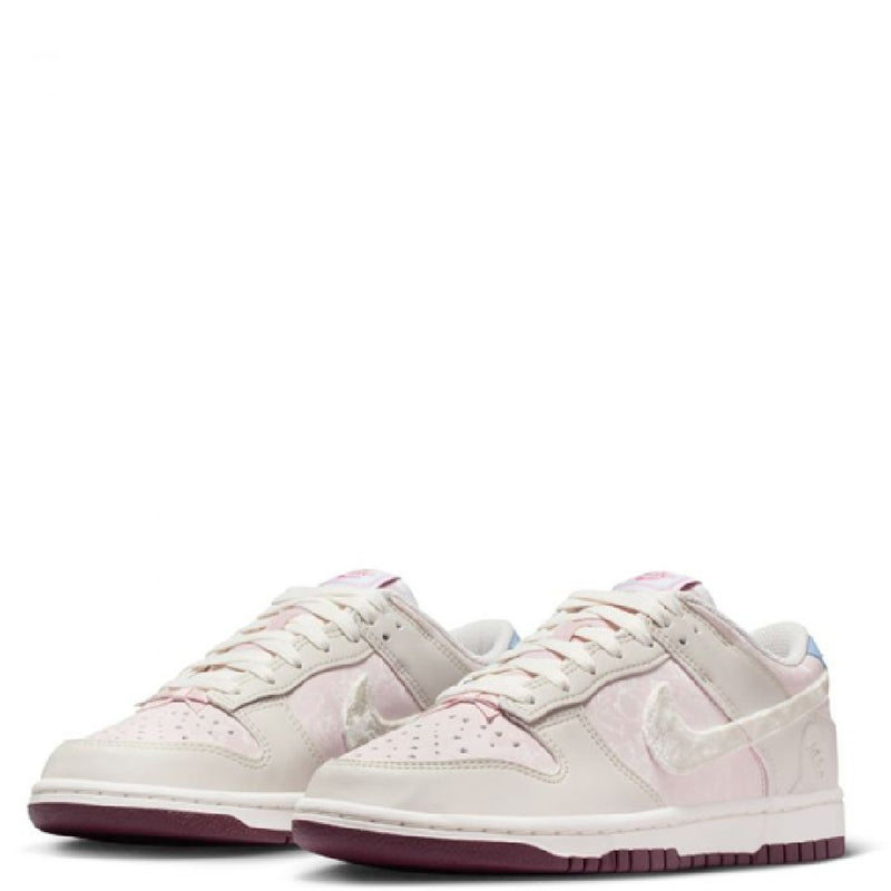 Women's Dunk Low Silt Red/Sail-light Bone (IQ1145 610)